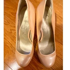 Jessica Simpson nude pumps 7.5